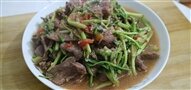 Bí kíp cho món thịt bò xào rau cần được giòn ngon như ý ! Bí kíp cho món thịt bò xào rau cần được giòn ngon như ý !