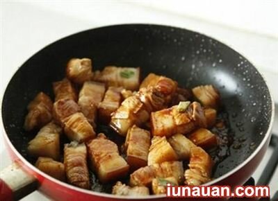 Ảnh minh họa 5 - Hướng dẫn cách làm thịt ba chỉ rim mặn ngọt cho thực đơn bữa tối!