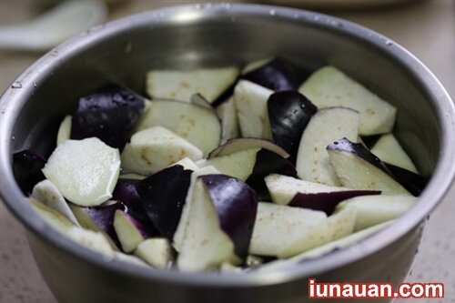 Ảnh minh họa 3 - Ngon cơm với món cà tím xào thịt băm !