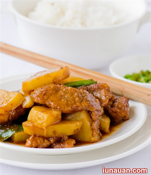 Ảnh minh họa 2 - Cách làm món thịt heo xào khoai tây vừa ngon vừa dễ !