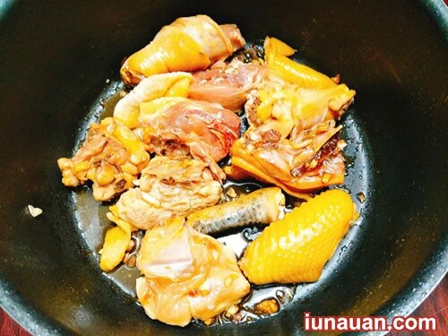 Ảnh minh họa 5 - Cả nhà gắp không dừng đũa với cách làm món gà rang gừng đậm đà ngon tuyệt !