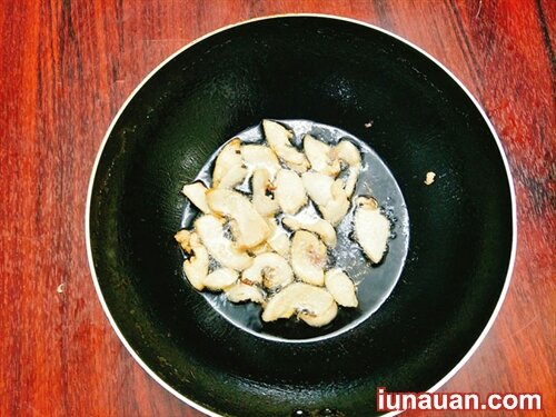 Ảnh minh họa 3 - Đánh bay nồi cơm với món cá kho dưa chua tóp mỡ mẹ làm ngon tuyệt !