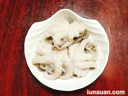 Ảnh minh họa 3 - Trời nắng nóng mà làm món bạch tuộc chua chua cay cay kiểu này thì cả nhà sẽ thích mê cho mà xem !