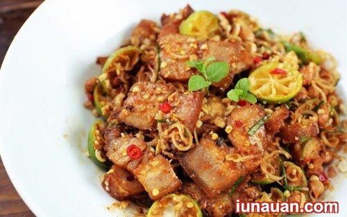 Ảnh minh họa 2 - Ngon không cưỡng nổi với món thịt ba chỉ lắc sả ớt cực đơn giản !