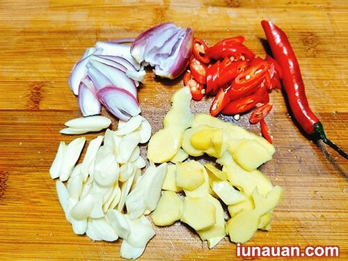 Ảnh minh họa 4 - Chua chua giòn giòn món tai heo ngâm giấm cho cả nhà thích mê !