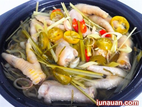 Ảnh minh họa 6 - Hướng dẫn cách làm chân gà ngâm sả tắc ngon tuyệt cú mèo cả nhà cùng mê !