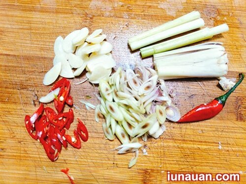 Ảnh minh họa 4 - Trời nắng nóng mà làm món bạch tuộc chua chua cay cay kiểu này thì cả nhà sẽ thích mê cho mà xem !