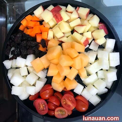 Ảnh minh họa 3 - Làm ngay món salad hoa quả thanh mát tốt cho chị em chúng mình !