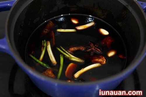 Ảnh minh họa 4 - Cách luộc gà kiểu mới giúp thịt gà vừa mềm vừa thơm ngon khó cưỡng !