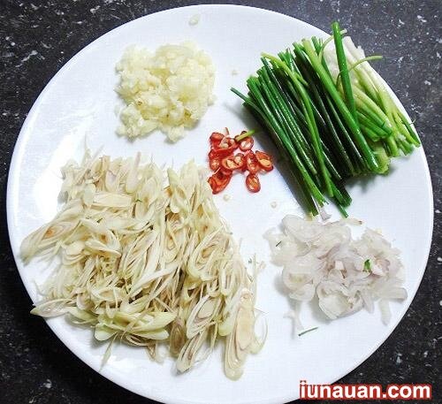 Ảnh minh họa 4 - Hướng dẫn cách làm món thịt heo xào sả ớt ngon tuyệt cú mèo !