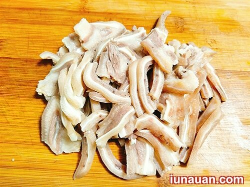 Ảnh minh họa 6 - Chua chua giòn giòn món tai heo ngâm giấm cho cả nhà thích mê !