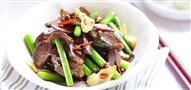 Giòn giòn thơm ngon món mề gà xào ngồng tỏi cả nhà ai cũng thích ! Giòn giòn thơm ngon món mề gà xào ngồng tỏi cả nhà ai cũng thích !