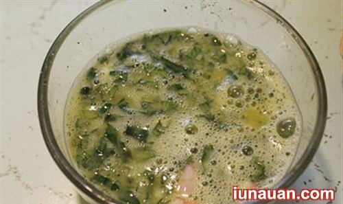 Ảnh minh họa 4 - Vừa ngon vừa bổ với cách làm món trứng rán ngải cứu siêu đơn giản !