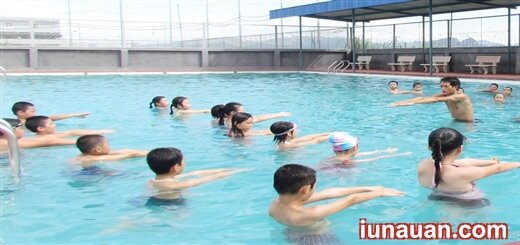 Học bơi hè cho trẻ: Những điều phụ huynh cần lưu ý !