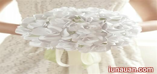 Cách làm một bó hoa hồng từ giấy trắng siêu lãng mạn