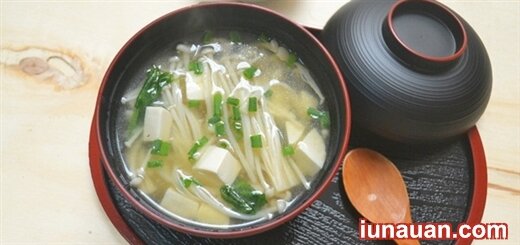 Nhẹ nhàng thanh mát với món soup miso nấm kim châm cho ngày hanh khô !