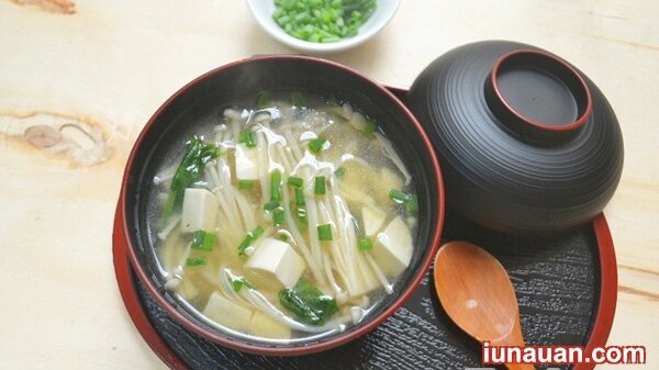 Ảnh minh họa 2 - Nhẹ nhàng thanh mát với món soup miso nấm kim châm cho ngày hanh khô !