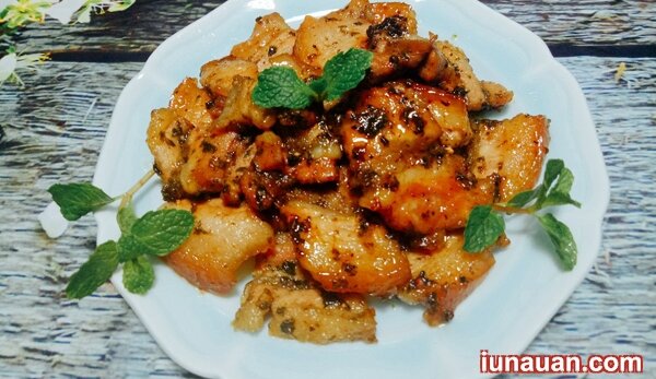 Ảnh minh họa 2 - Thơm nức mũi với cách làm món thịt rim húng lủi đơn giản mà ngon bất ngờ !