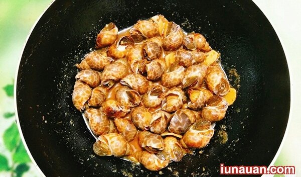 Ảnh minh họa 6 - Ngon không cưỡng nổi với món ốc hương xào sa tế !