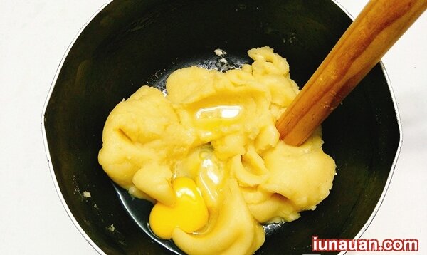 Ảnh minh họa 6 - Cách làm món bánh quẩy chiên xoắn ốc cho nàng mê ăn vặt !