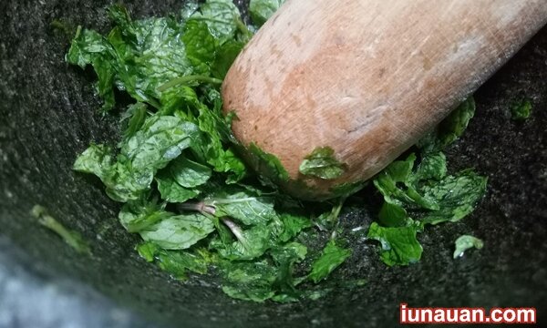 Ảnh minh họa 5 - Thơm nức mũi với cách làm món thịt rim húng lủi đơn giản mà ngon bất ngờ !