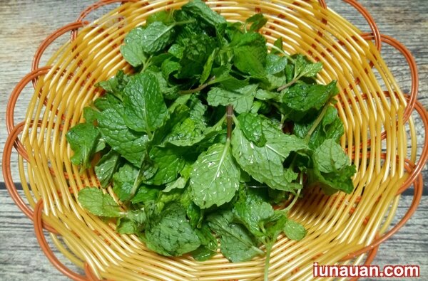 Ảnh minh họa 4 - Thơm nức mũi với cách làm món thịt rim húng lủi đơn giản mà ngon bất ngờ !