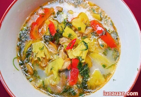 Ảnh minh họa 8 - Chua chua thơm thơm món canh trùng trục nấu dứa giản dị mà ngon cơm !