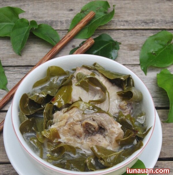 Ảnh minh họa 2 - Thanh nhẹ dễ ăn với món canh thịt gà nấu lá giang thơm ngon khó chối từ !