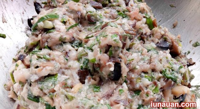 Ảnh minh họa 5 - Cách làm món chả ốc bươu cuốn lá lốt lạ miệng, ngon cơm !