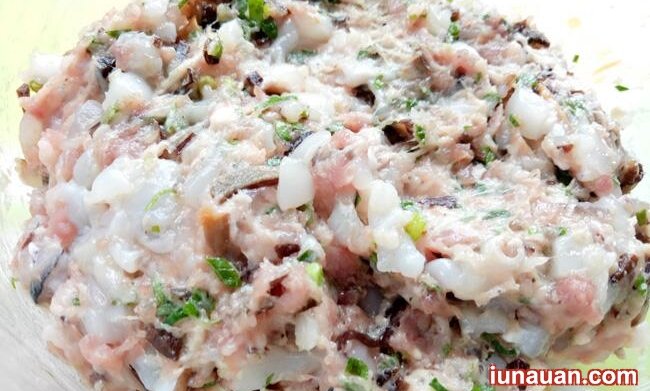 Ảnh minh họa 7 - Hướng dẫn cách làm món chả mực cuộn lá lốt nướng ngon tuyệt cú mèo cho cả nhà mê mẩn