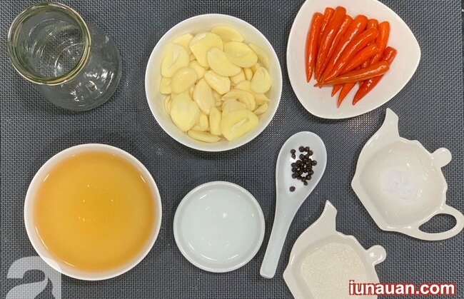 Ảnh minh họa 4 - Hướng dẫn cách làm món tỏi ớt ngâm giấm giòn ngon, không bị nổi váng, tốt cho sức khỏe !
