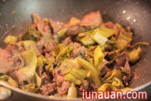 Ảnh minh họa 6 - Tự làm cơm rang dưa bò ngon mà chất!