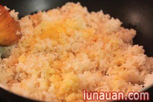 Ảnh minh họa 7 - Tự làm cơm rang dưa bò ngon mà chất!