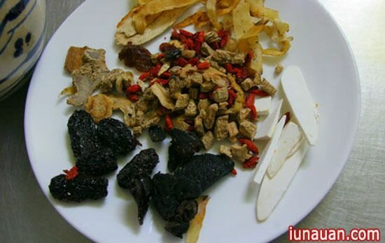 Ảnh minh họa 1 - Hướng dẫn cách làm vịt om thuốc bắc vừa ngon vừa bổ!