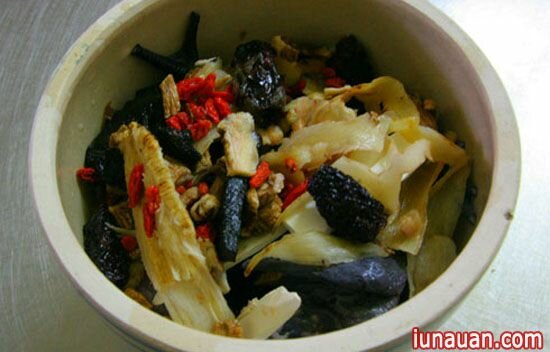 Ảnh minh họa 3 - Hướng dẫn cách làm vịt om thuốc bắc vừa ngon vừa bổ!