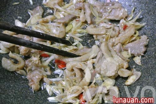 Ảnh minh họa 5 - Hướng dẫn cách làm vịt xào sả ớt ngon cơm cho ngày se lạnh!