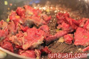 Ảnh minh họa 4 - Tự làm cơm rang dưa bò ngon mà chất!