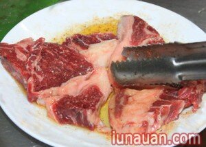 Ảnh minh họa 3 - Cả nhà quây quần cùng thưởng thức món bò bít tết cực ngon!